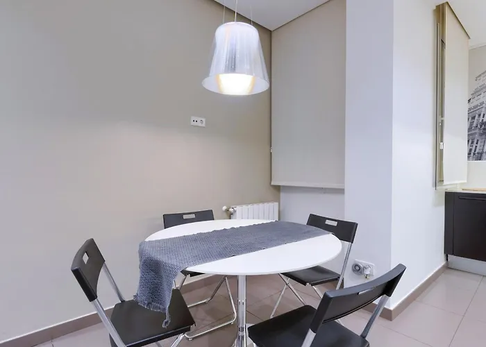 Elegante Vt En El Casco Viejo - Junto Al Metro Διαμέρισμα *